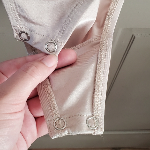 TORRID CHAMPAGNE STUDIO KNIT SURPLICE BODYSUIT - Picture 6 of 7